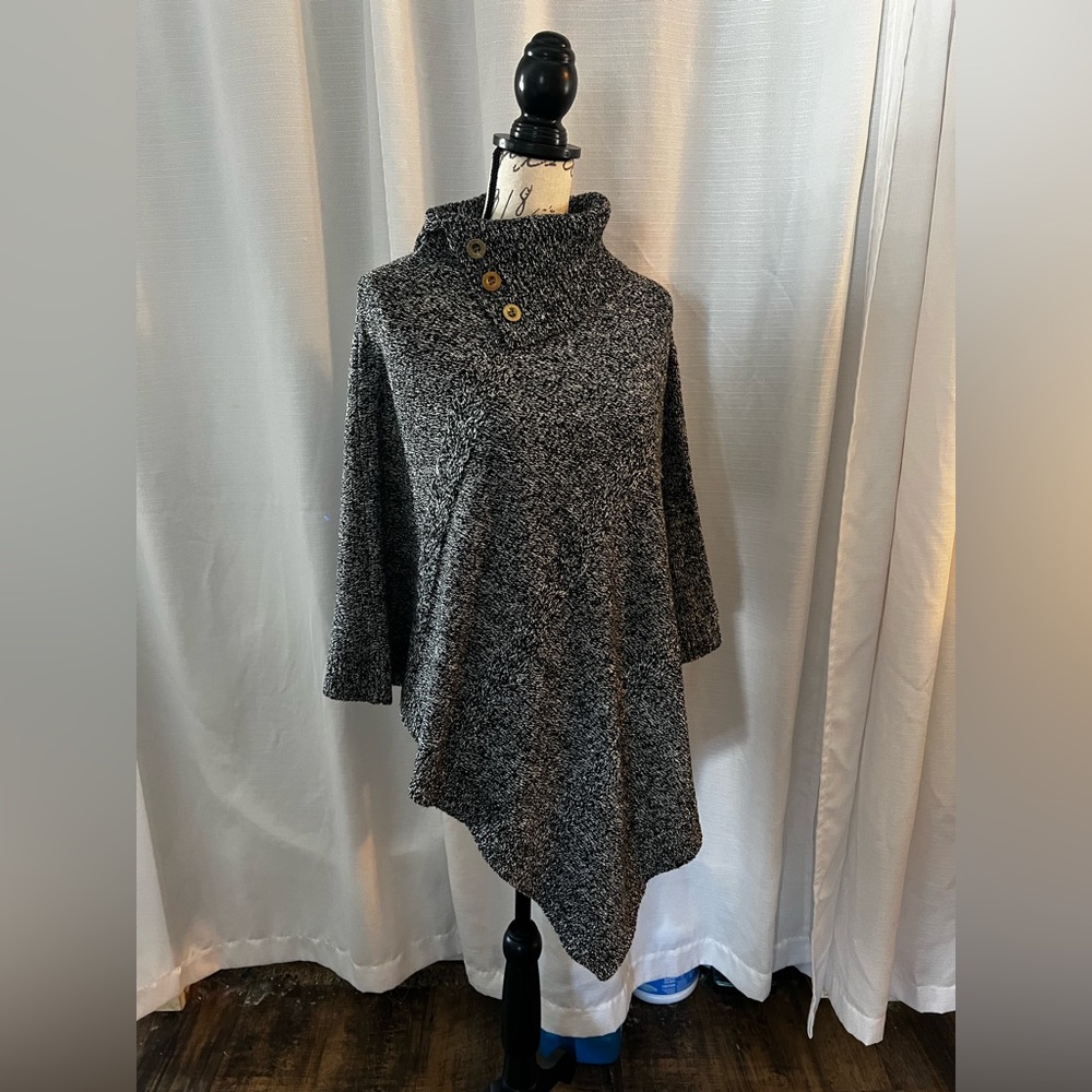 Anna Morgan poncho